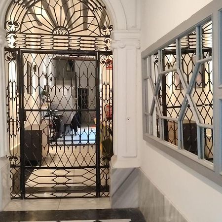 Hostel Ibarra By Bossh! Hotels Севиля Екстериор снимка