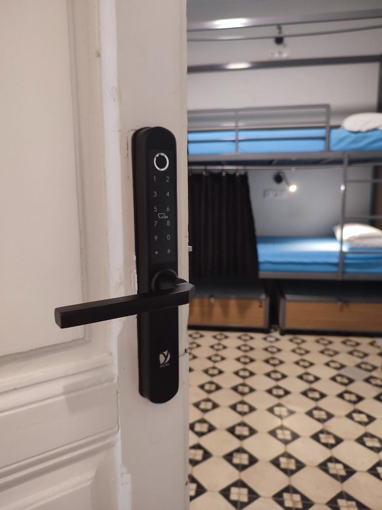Hostel Ibarra By Bossh! Hotels Севиля Екстериор снимка